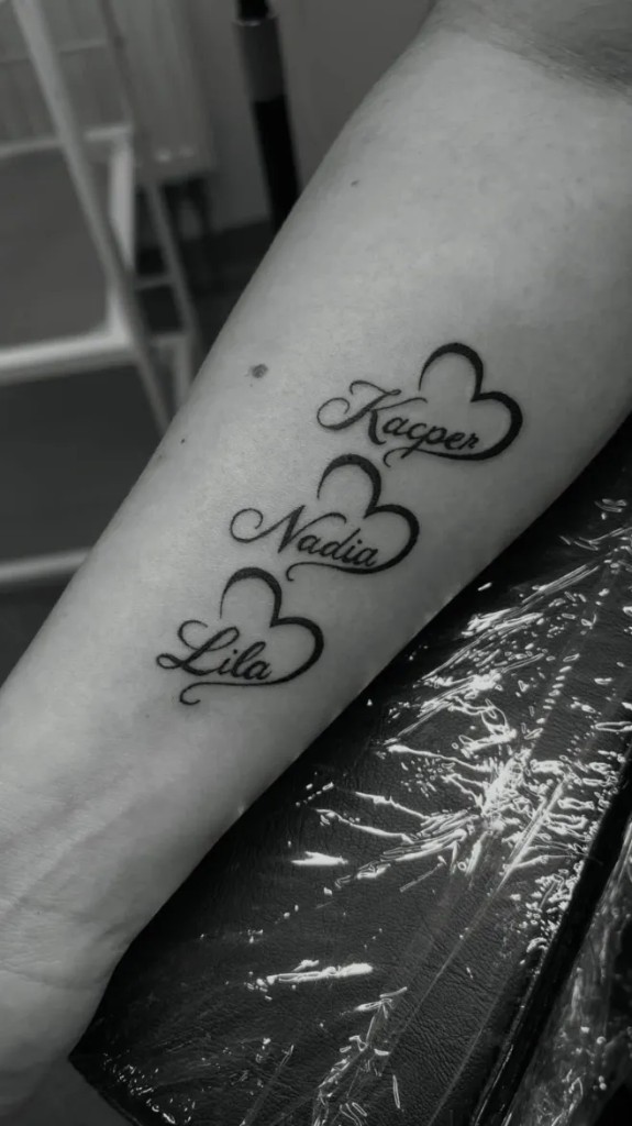 Imiona w sercach — lettering